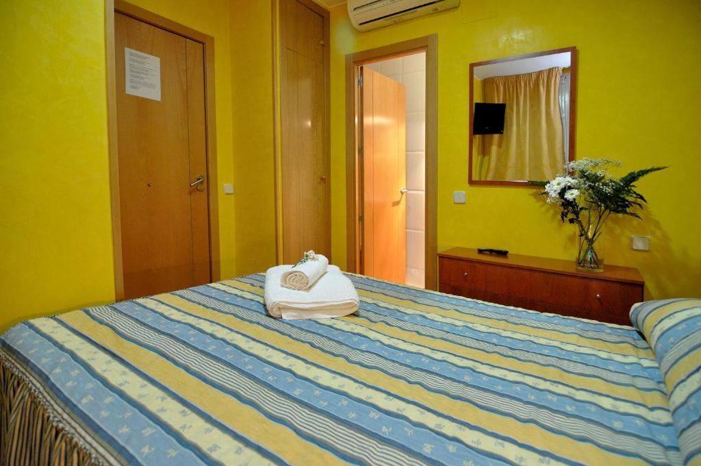Far Home Plaza Mayor Мадрид Екстер'єр фото
