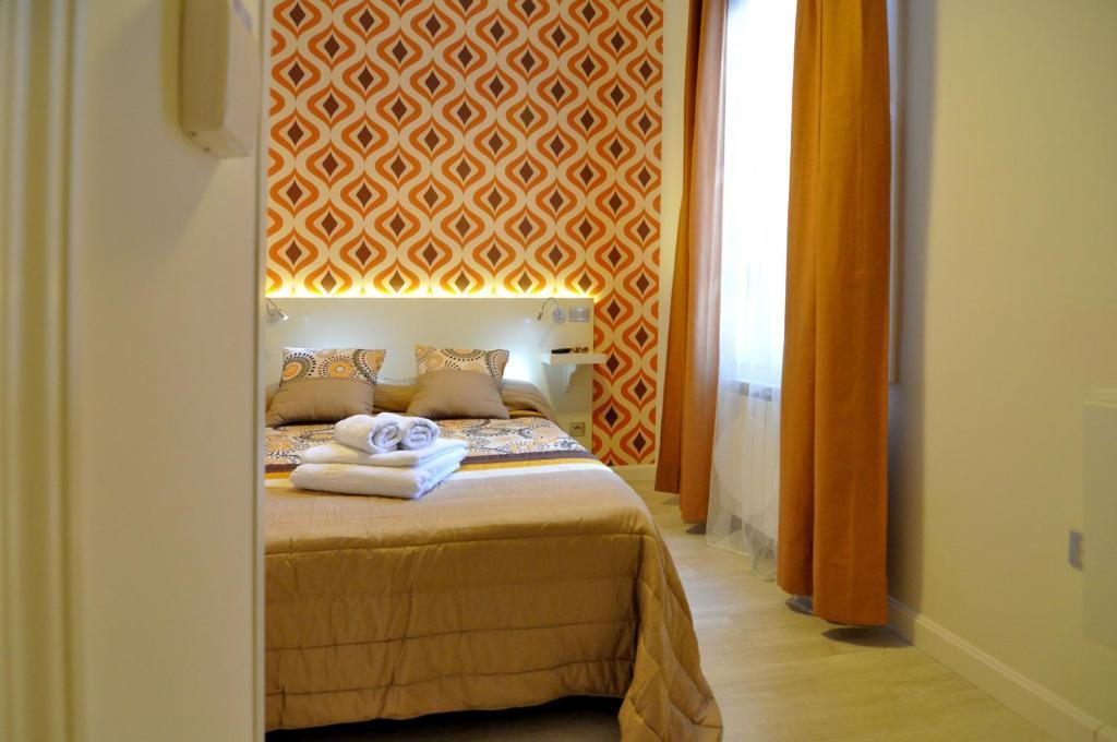 Far Home Plaza Mayor Мадрид Номер фото